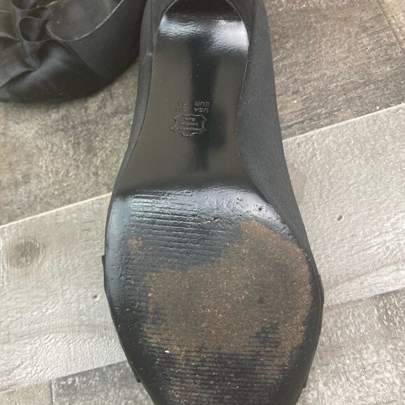 The Touch of Nina Black Open-toed Women's Heels Size 8US - Picture 10 of 13